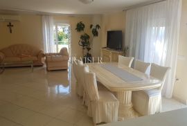 Matulji - kuća s apartmanima, Matulji, بيت