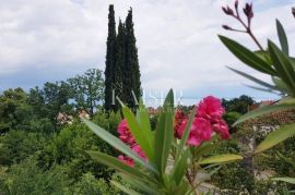 Matulji - kuća s apartmanima, Matulji, Kuća