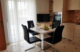 Matulji - kuća s apartmanima, Matulji, بيت