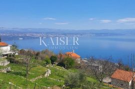 Opatija, Lovran - Kuća sa pogledom na more, sa tri stana 300 m2, Lovran, House