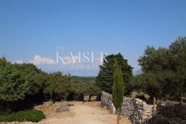 Cres, Punta Križa – Posjed od 7,6 ha s kamenom kućom, Mali Lošinj, House