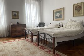 Rijeka, Centar – Gospodski stan s pet soba, Rijeka, Appartment