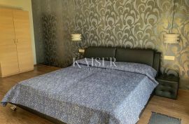 Rijeka, Martinkovac – Luksuzna moderna obiteljska vila s bazenom i pogledom na more, Rijeka, House