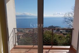 Opatija – Kuća sa 14 stanova, Opatija, Дом