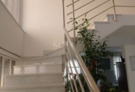 Crikvenica – Kuća s bazenom, 2 apartmana i pogledom na more, Crikvenica, بيت