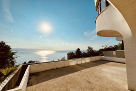 Opatija – Nezavršen stan 1S+DB se zasebnim apartmanom i fantastičnim pogledom, Opatija, Wohnung