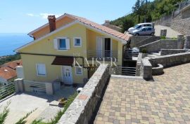 Lovran, Liganj – Kuća s 3 stana, bazenom i pogledom na more, Lovran, Maison