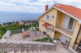 Lovran, Liganj – Kuća s 3 stana, bazenom i pogledom na more, Lovran, Casa