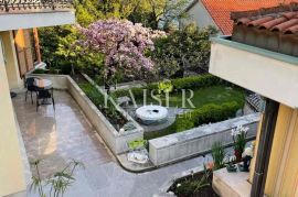 Opatija, Volosko – Obiteljska vila s pogledom na more, Opatija, بيت