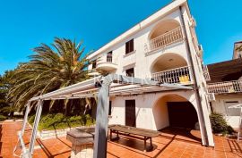 Jadranovo - Villa sa 11 apartmana, Crikvenica, بيت