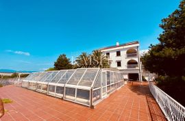 Jadranovo - Villa sa 11 apartmana, Crikvenica, Casa