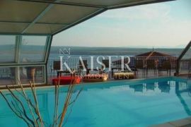 Jadranovo - Villa sa 11 apartmana, Crikvenica, Kuća