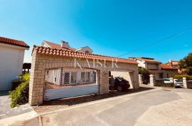 Jadranovo - Villa sa 11 apartmana, Crikvenica, Σπίτι