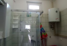 Jadranovo - Kuća sa 5 apartmana, Crikvenica, Kuća