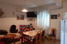 Jadranovo - Kuća sa 5 apartmana, Crikvenica, Kuća