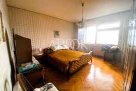 Krnjevo, stan sa dva balkona, Rijeka, Appartement