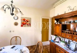 Krnjevo, stan sa dva balkona, Rijeka, Appartement