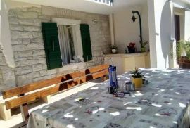 Kuća za 4 osobe, dugoročan najam na mirnoj lokaciji!, Marčana, Casa