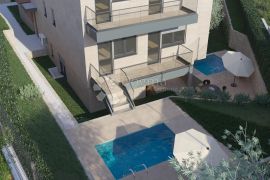 PRILIKA!! Zgrada 427m2 Krk 250m od mora, Krk, Haus