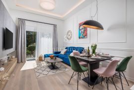 OPATIJA - CENTAR, novouređen stan 2S+DB s vrtom!, Opatija, Wohnung