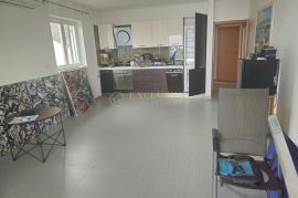 IČIĆI-STAN S GARAŽOM NA 2 KATU- PREPORUČAMO, Opatija - Okolica, Appartement