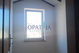 Opatija-Ičići, prekrasan 3 sobni stan za radnike 200 €, Opatija - Okolica, شقة