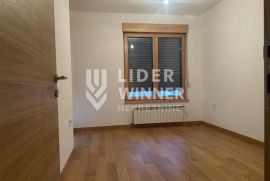 2.0 stan Zemunske kapije ID#4237, Zemun, Appartment