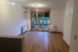 2.0 stan Zemunske kapije ID#4237, Zemun, Apartamento