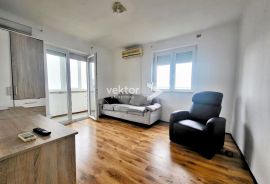 Turnić, 2-soban s lođom i pogledom na more, Rijeka, Appartement