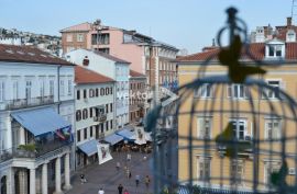 Centar, uređen 2-soban stan s pogledom na Korzo, najam, Rijeka, Apartamento