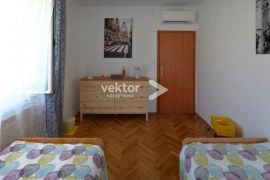 Centar, uređen 2-soban stan s pogledom na Korzo, najam, Rijeka, Appartement