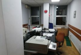 Poslovni prostor 145m2 u Radnickoj, Novi Sad - grad, Ticari emlak