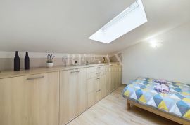 Novi Vinodolski - dvoetažni stan u centru, Novi Vinodolski, Appartement