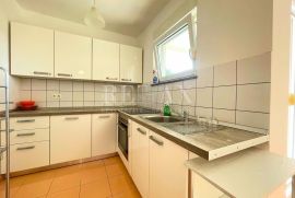 Crikvenica - Prizemni stan s vrtom i pogledom na more, Crikvenica, Apartamento