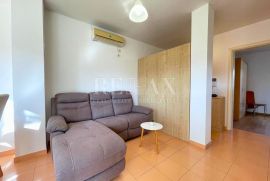 Crikvenica - Prizemni stan s vrtom i pogledom na more, Crikvenica, Apartamento