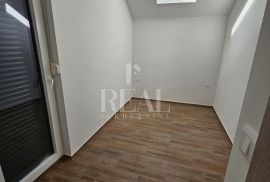 Dvoetažni atraktivni stan s pogledom na Puntarsku dragu, 104m2, 2S+DB, Krk, Flat