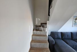 Dvoetažni atraktivni stan s pogledom na Puntarsku dragu, 104m2, 2S+DB, Krk, Appartement