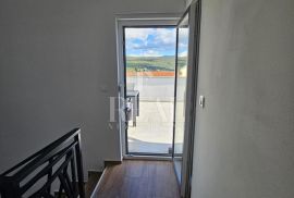 Dvoetažni atraktivni stan s pogledom na Puntarsku dragu, 104m2, 2S+DB, Krk, Appartement