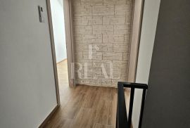 Dvoetažni atraktivni stan s pogledom na Puntarsku dragu, 104m2, 2S+DB, Krk, Appartement