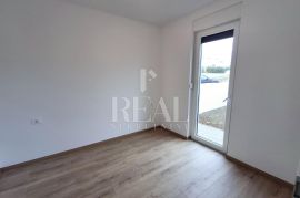 Medulin stan 40m2 sa vrtom, 400m od plaže !, Medulin, Appartement