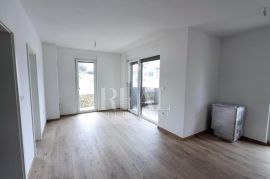 Medulin stan 40m2 sa vrtom, 400m od plaže !, Medulin, Appartement