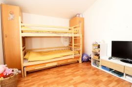 Poreč, okolica, svijetao stan 500m od mora, Poreč, Apartamento