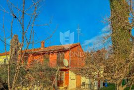 Istarska kuća sa 2 stana u blizini slovenske granice, Buje, Famiglia