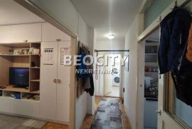 Novi Sad, Grbavica, Bulevar Cara Lazara, 2.0, 60m2, Novi Sad - grad, Apartamento