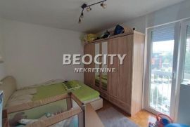 Novi Sad, Grbavica, Bulevar Cara Lazara, 2.0, 60m2, Novi Sad - grad, Flat