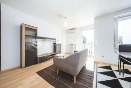 Zagreb, Stenjevec, funkcionalan četverosoban stan NKP 75 m2, Zagreb, Wohnung