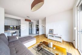 Zagreb, Jarun prekrasan i svijetao penthouse trećem katu 75m2, Zagreb, Appartment