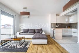 Zagreb, Jarun prekrasan i svijetao penthouse trećem katu 75m2, Zagreb, Appartamento