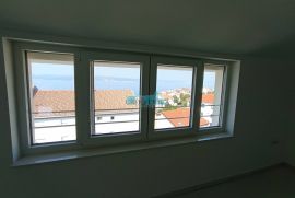 Crikvenica novogradnja s dva parkirna mjesta, Crikvenica, Flat