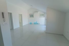 Crikvenica novogradnja s dva parkirna mjesta, Crikvenica, Appartment